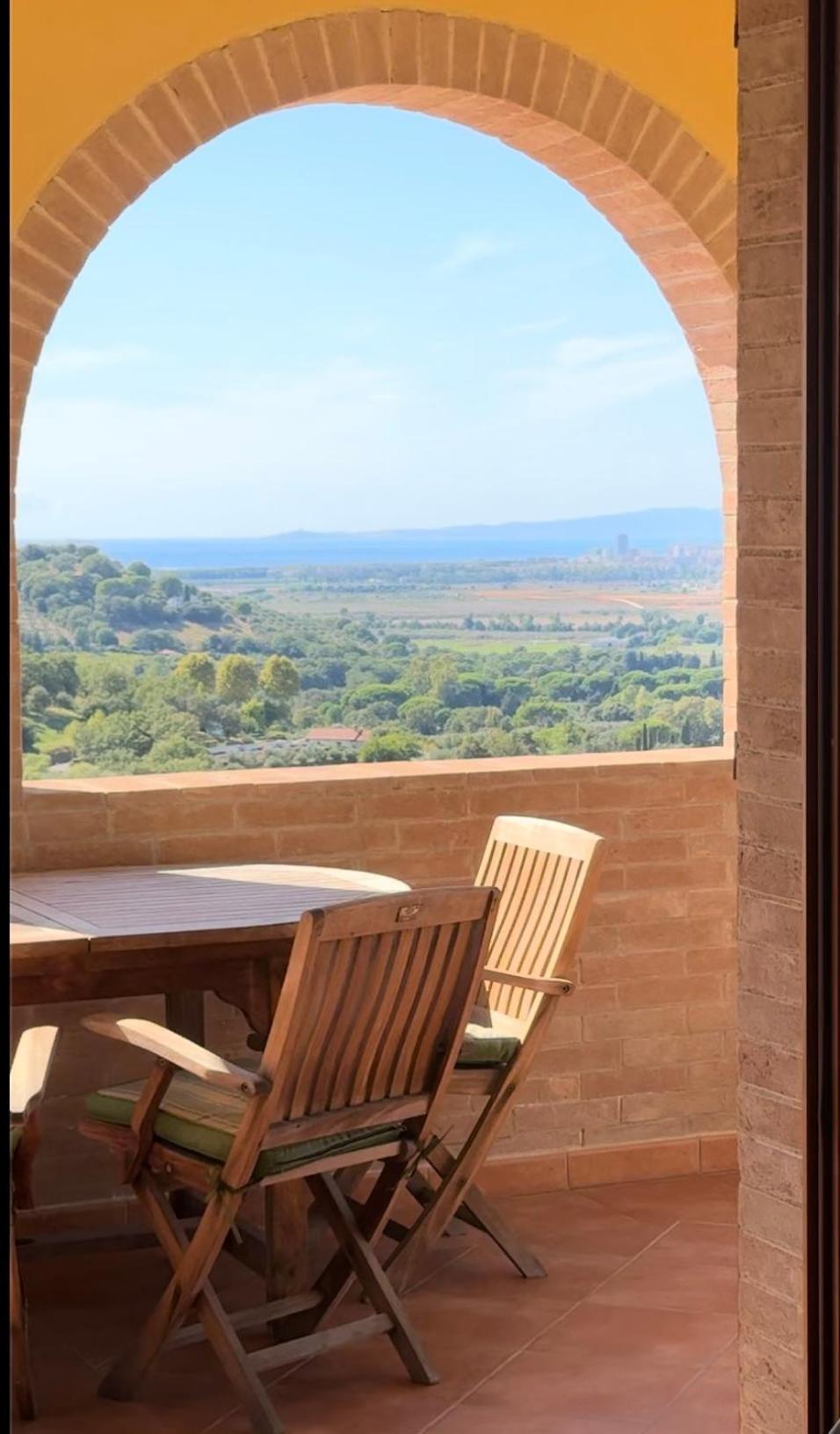 Madonna Del Poggio Cav Apart otel Scarlino Dış mekan fotoğraf